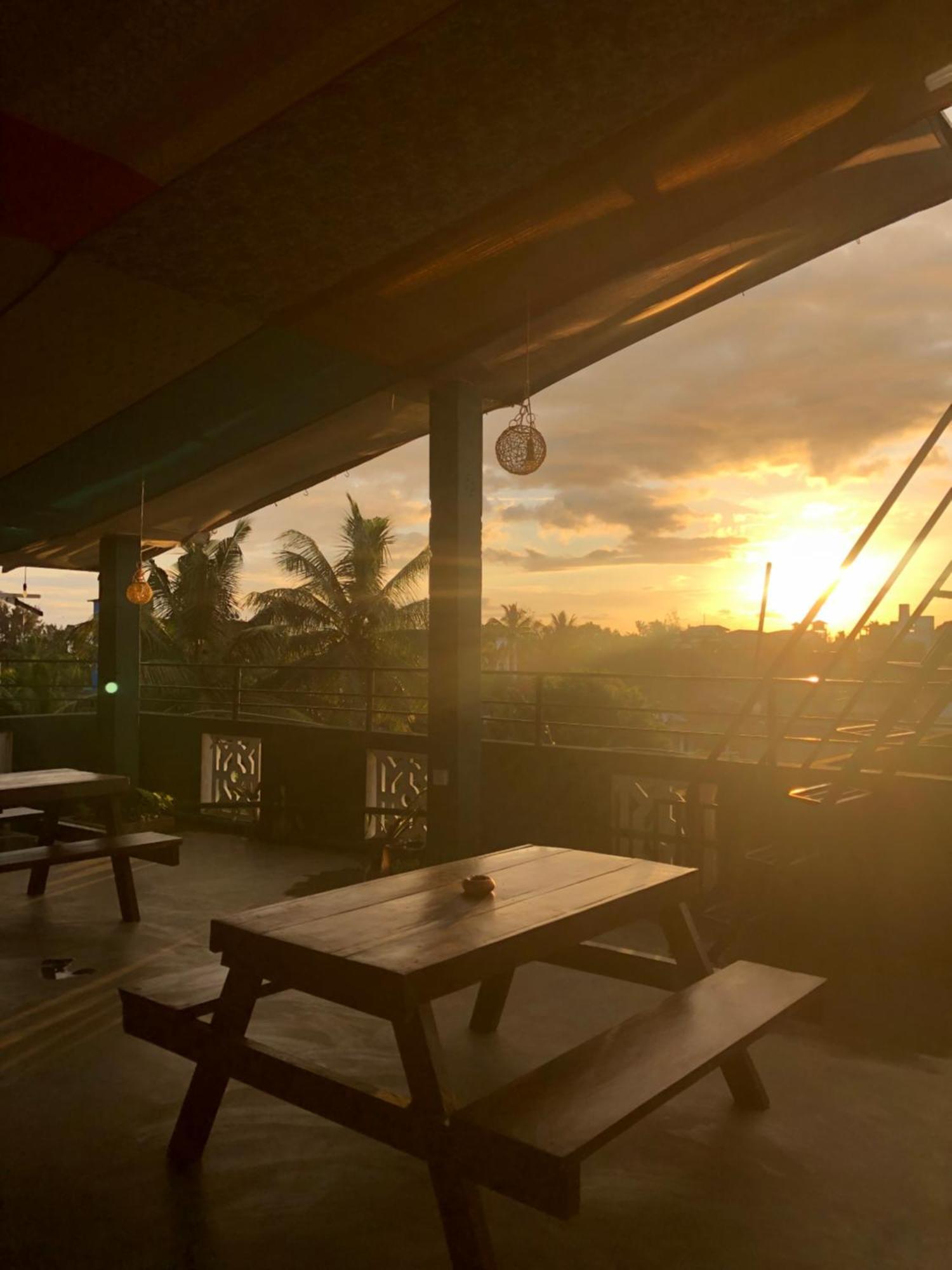 Beach Break Surf Hostel Weligama Kültér fotó