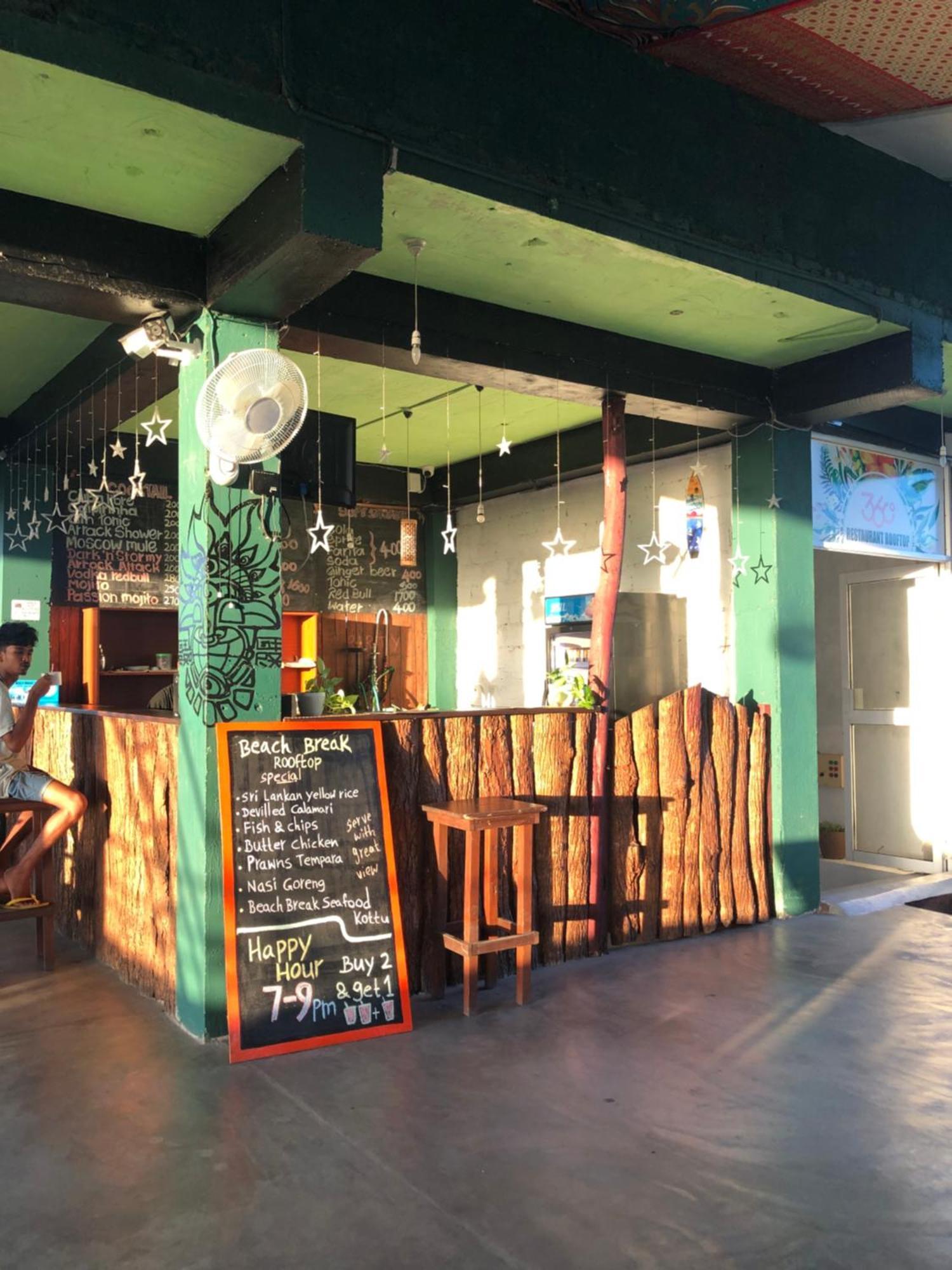 Beach Break Surf Hostel Weligama Kültér fotó
