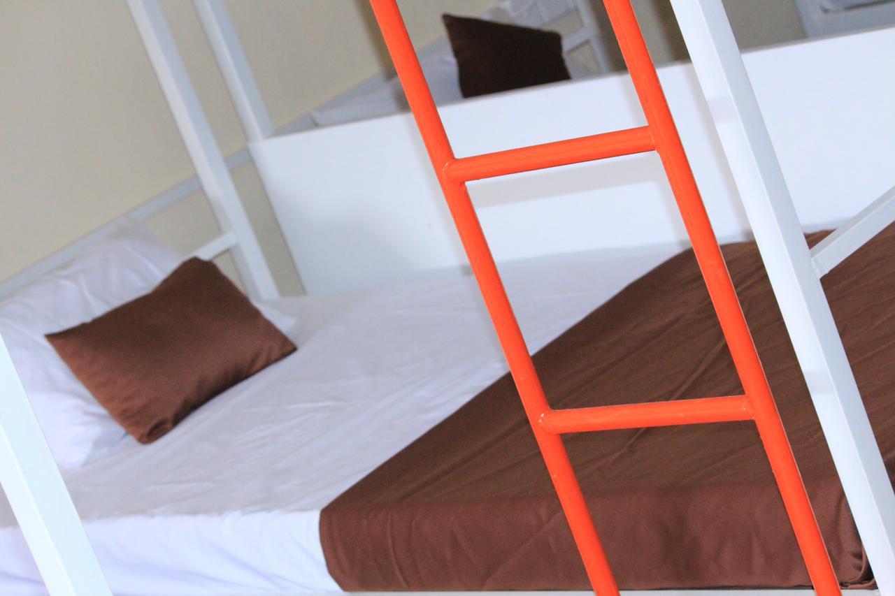 Beach Break Surf Hostel Weligama Kültér fotó