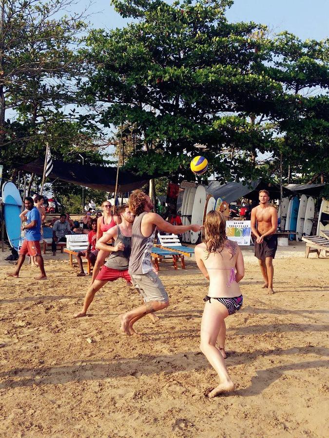 Beach Break Surf Hostel Weligama Kültér fotó