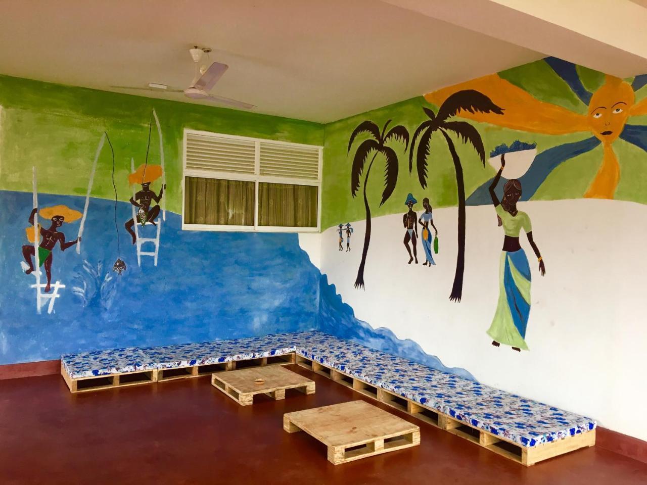 Beach Break Surf Hostel Weligama Kültér fotó